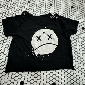 Fishbone slim fit factory distressed  t shirt size large